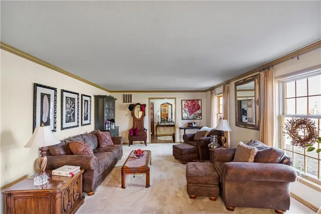 $365,000 | 401 Taylor Road, Independence, KS 67301