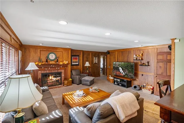 $365,000 | 401 Taylor Road, Independence, KS 67301