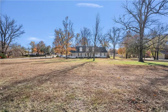 $365,000 | 401 Taylor Road, Independence, KS 67301