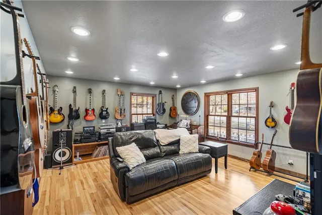 $365,000 | 401 Taylor Road, Independence, KS 67301