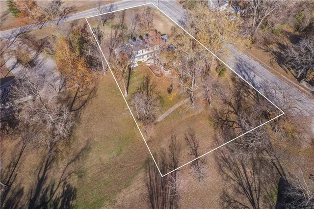 $365,000 | 401 Taylor Road, Independence, KS 67301