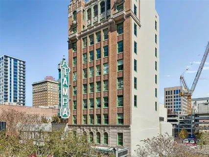 a view of the porch of the house