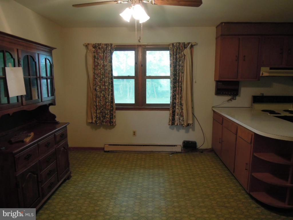 8520 Fingerboard Road Frederick, MD 21704 - Photo 6 of 22 Dining Room