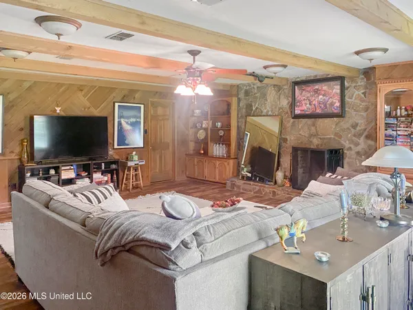 $395,000 | 4835 Upper Glading Road, Summit, MS 39666