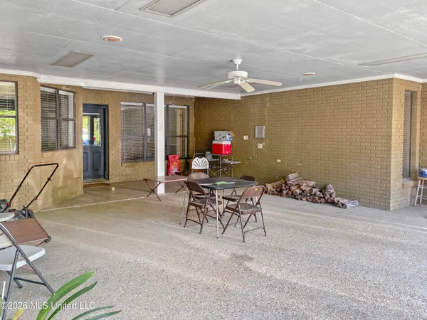 $395,000 | 4835 Upper Glading Road, Summit, MS 39666
