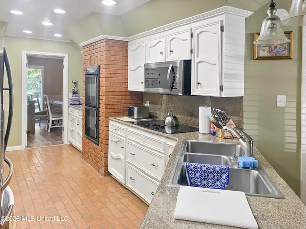 $395,000 | 4835 Upper Glading Road, Summit, MS 39666