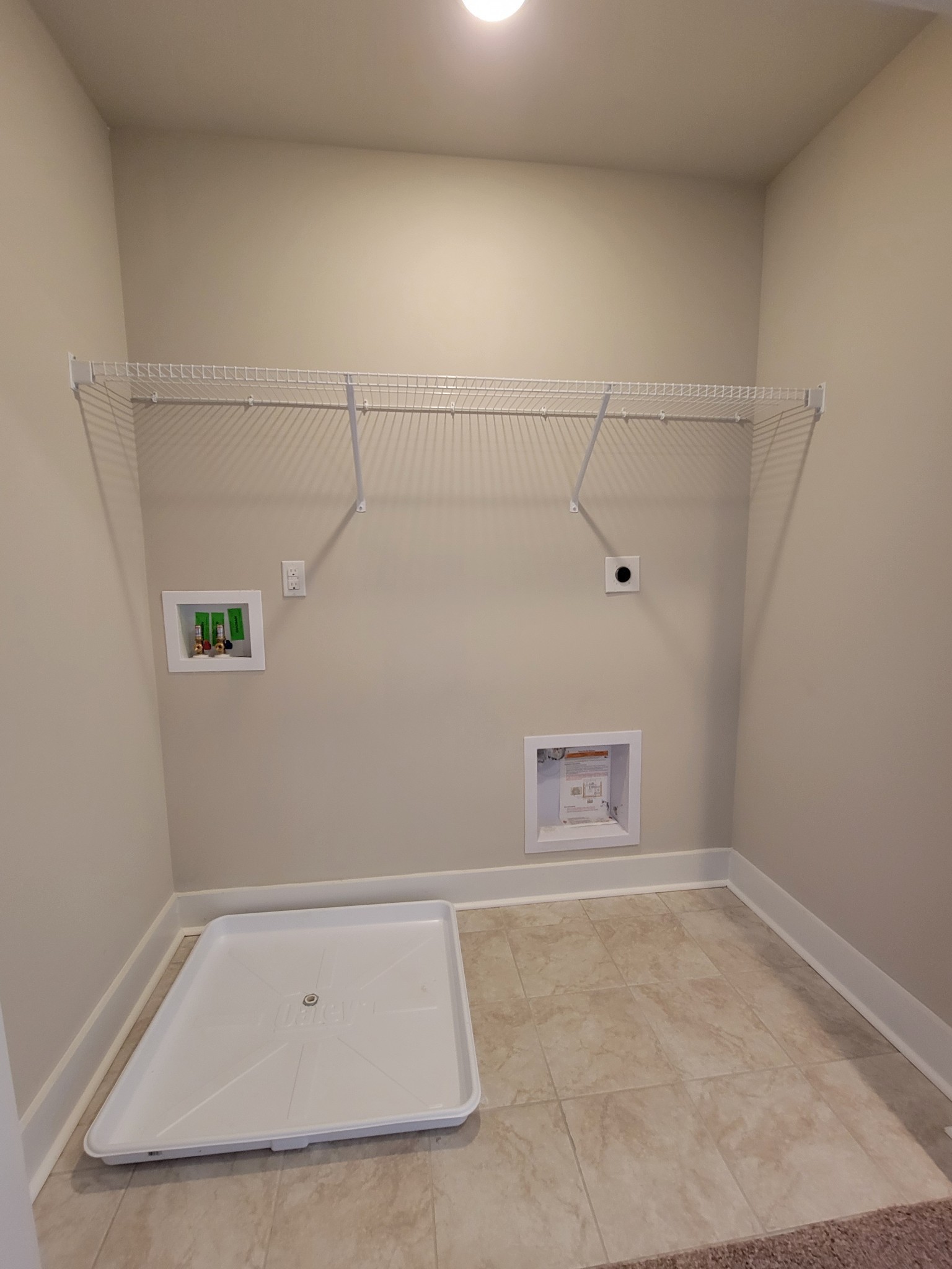 4011 Angelica Ct Spring Hill Spring Hill, TN 37174 - Photo 14 of 15 an empty room with a workbench