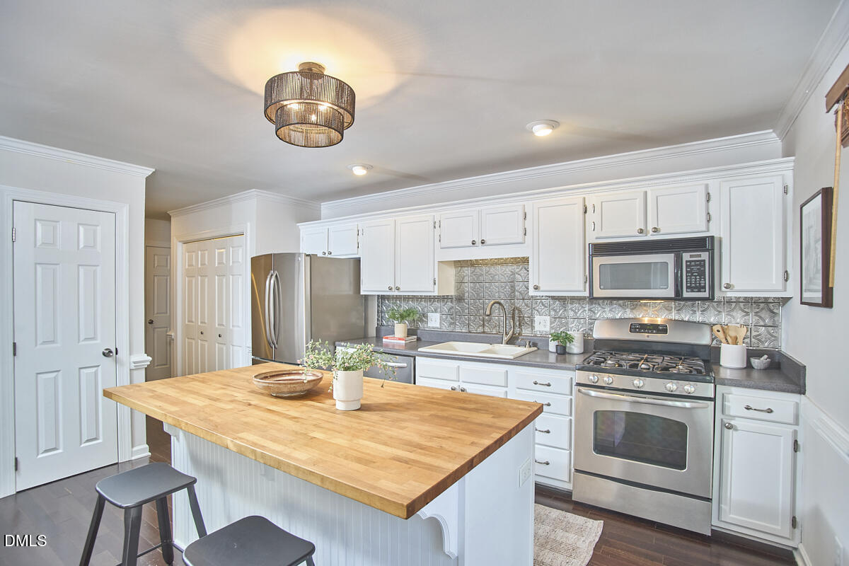 5500 Fortunes Ridge Drive, Unit 94C Durham, NC 27713 - Photo 11 of 37 038