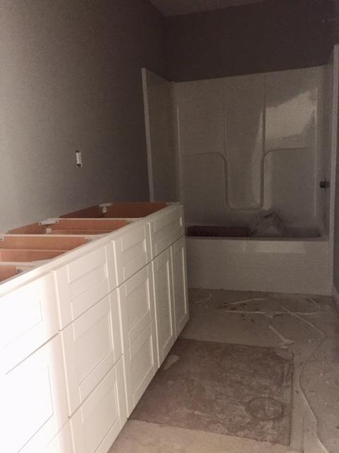 263 Drew Road Pulaski, TN 38478 - Photo 8 of 9 Large Bath