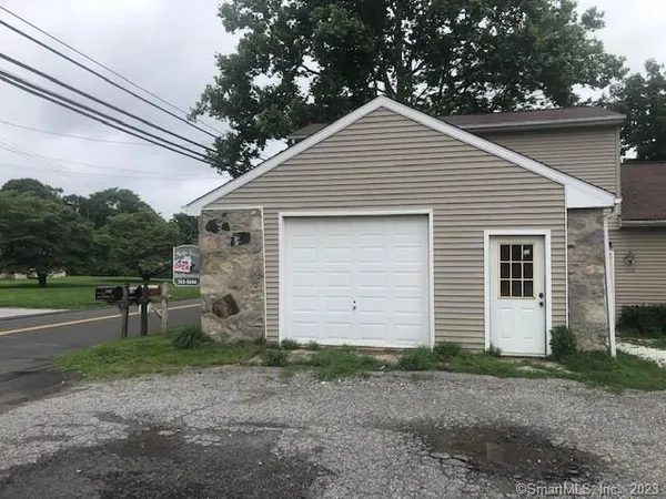 $400 | 328 Federal Road, Unit GARAGE, Brookfield, CT 06804
