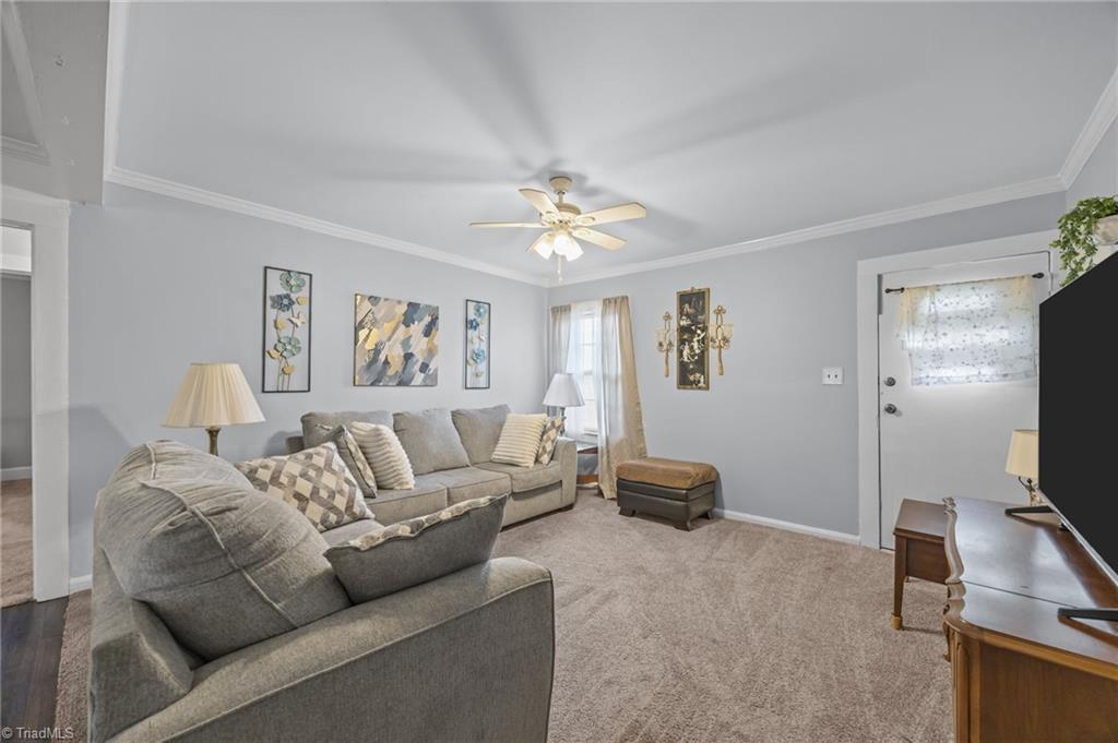1947 Lower Hopedale Road Burlington, NC 27217 - Photo 5 of 34 Living Room