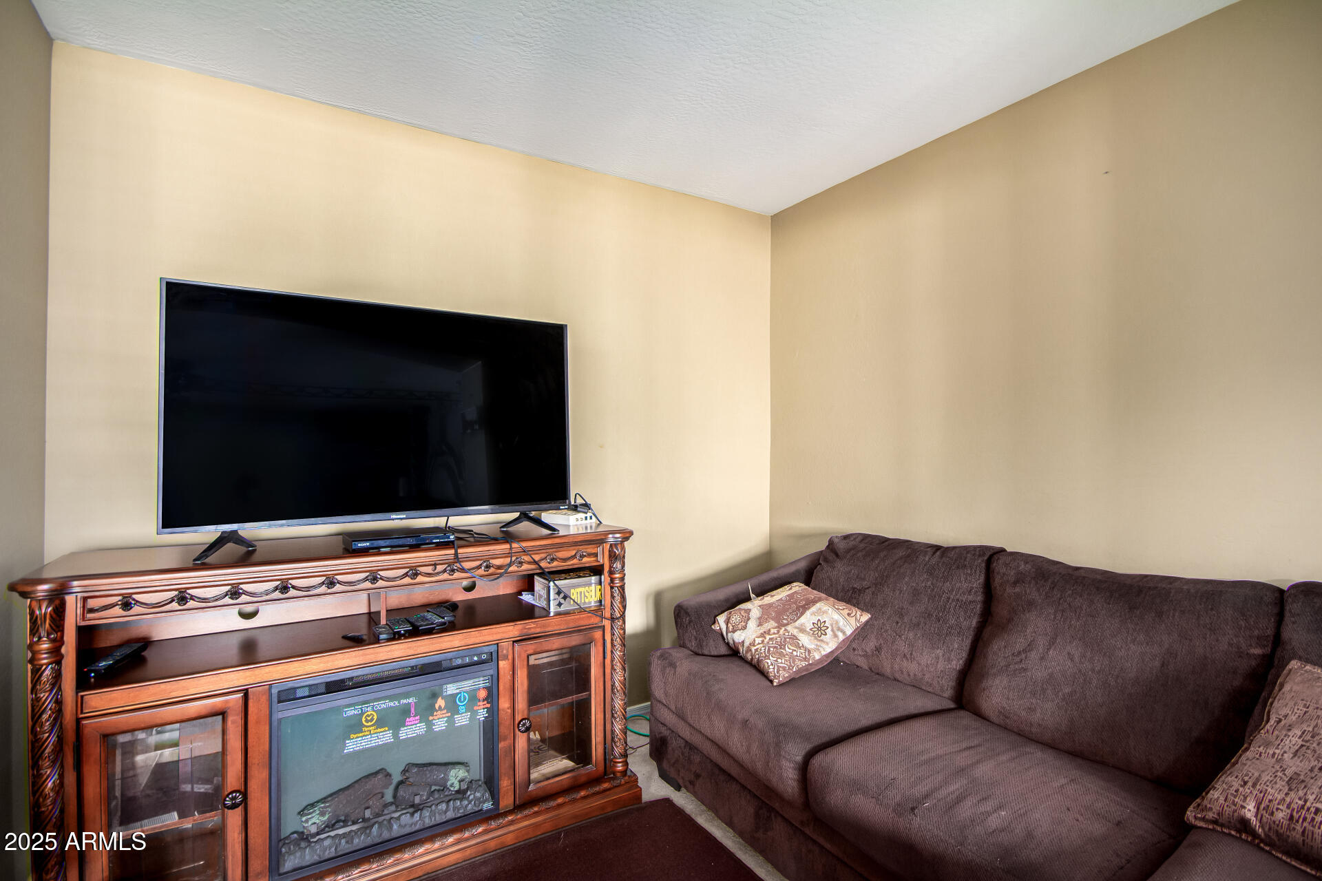 15322 West Elm Street Goodyear, AZ 85395 - Photo 18 of 54 primary sitting area