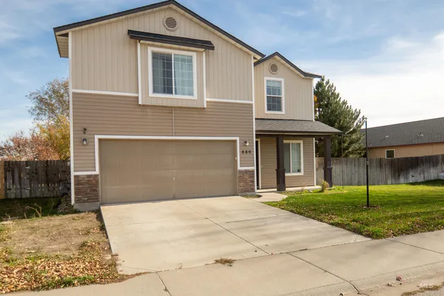$428,000 | 880 Southwest Independence, Mountain Home, ID 83647