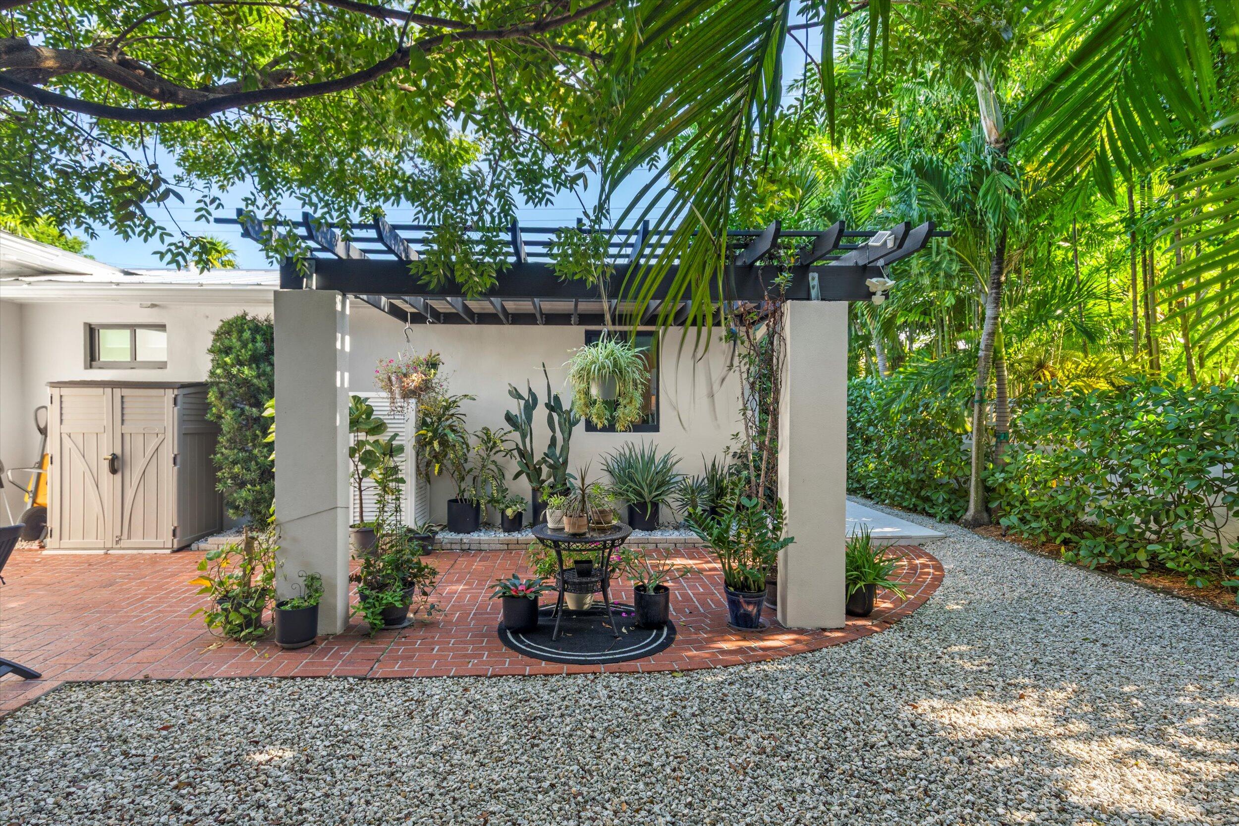 1526 Washington Street Key West, FL 33040 - Photo 51 of 58 73-073