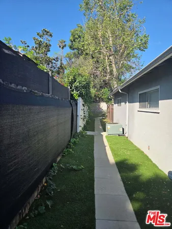 $3,750 | Glade Avenue, Woodland Hills, CA 91303