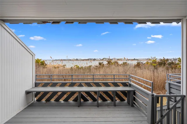 $425,000 | 274 Dune Road, Unit 11, Westhampton Beach, NY 11978