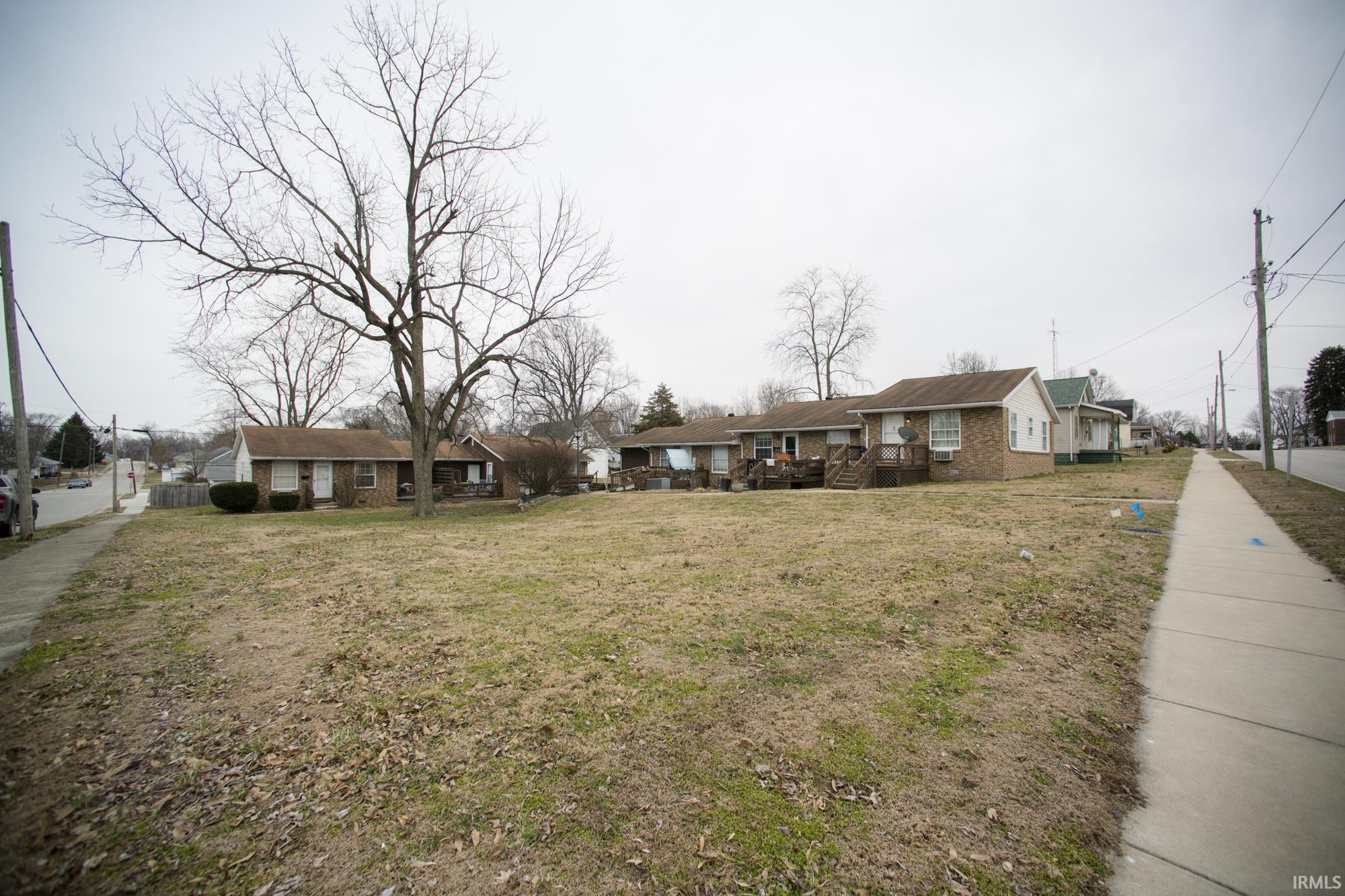 912 North Main Street Bicknell, IN 47512 - Photo 2 of 27