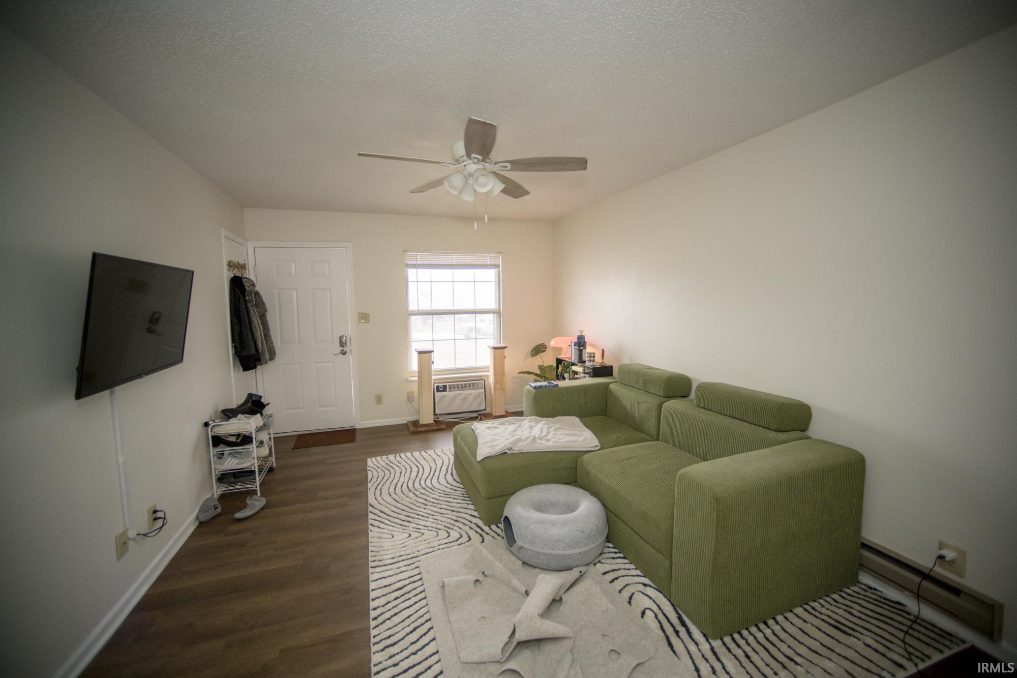 912 North Main Street Bicknell, IN 47512 - Photo 5 of 27