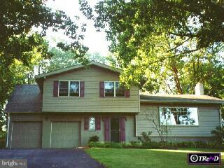 2323 Fairway Road Huntingdon Valley, PA 19006 - Photo 1 of 6 Gallery Image 1