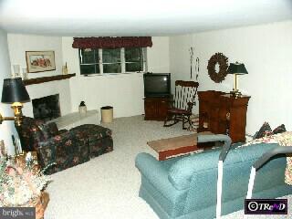 2323 Fairway Road Huntingdon Valley, PA 19006 - Photo 3 of 6 Gallery Image 3
