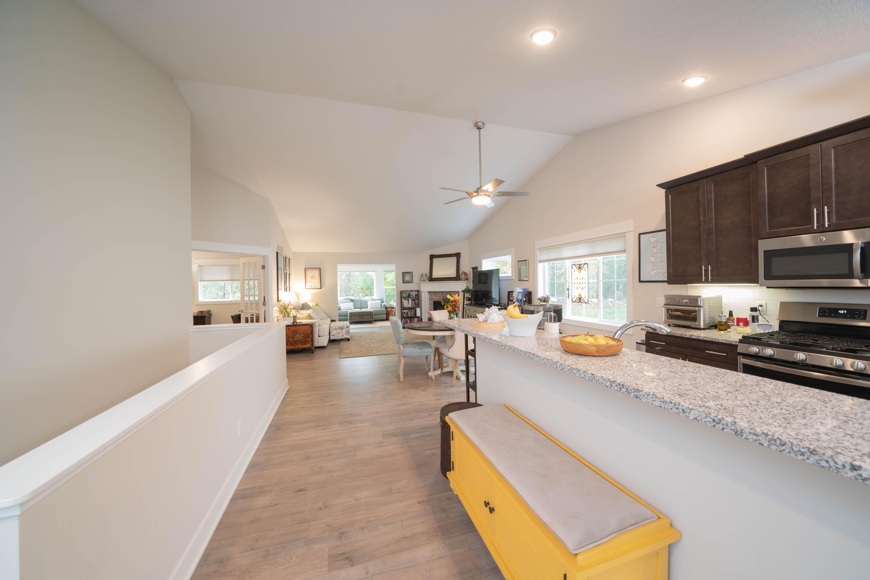 118 Round Hill Road Kalamazoo, MI 49009 - Photo 8 of 25 118_Round_Hill_08