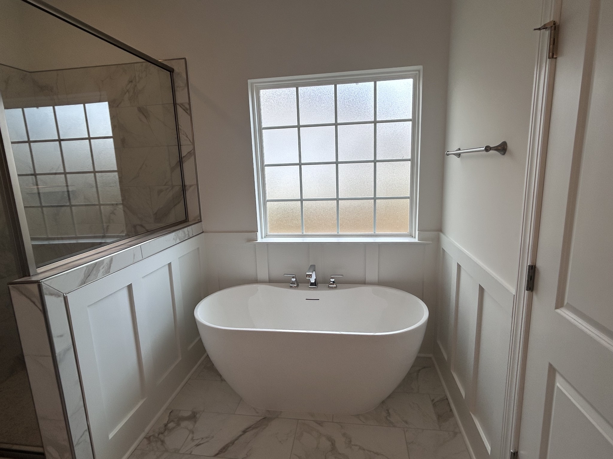 6158 Worthington Road Columbia, TN 38401 - Photo 31 of 48 a white bath tub sitting next to a window