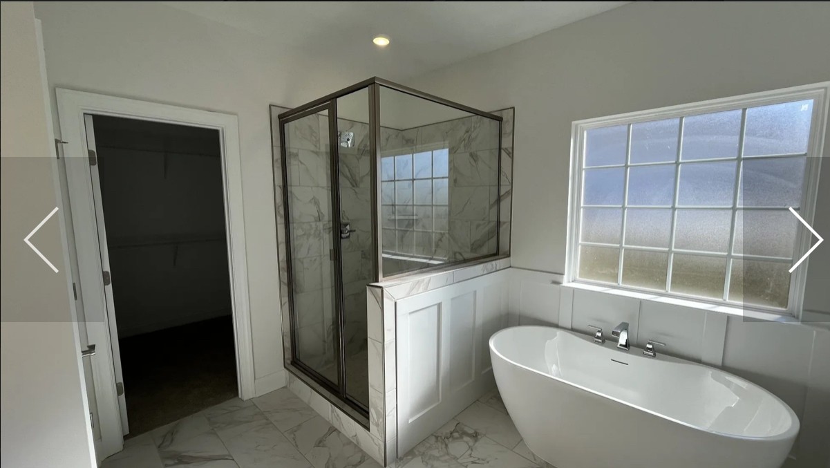 6158 Worthington Road Columbia, TN 38401 - Photo 9 of 48 a bathroom with a sink and a bathtub
