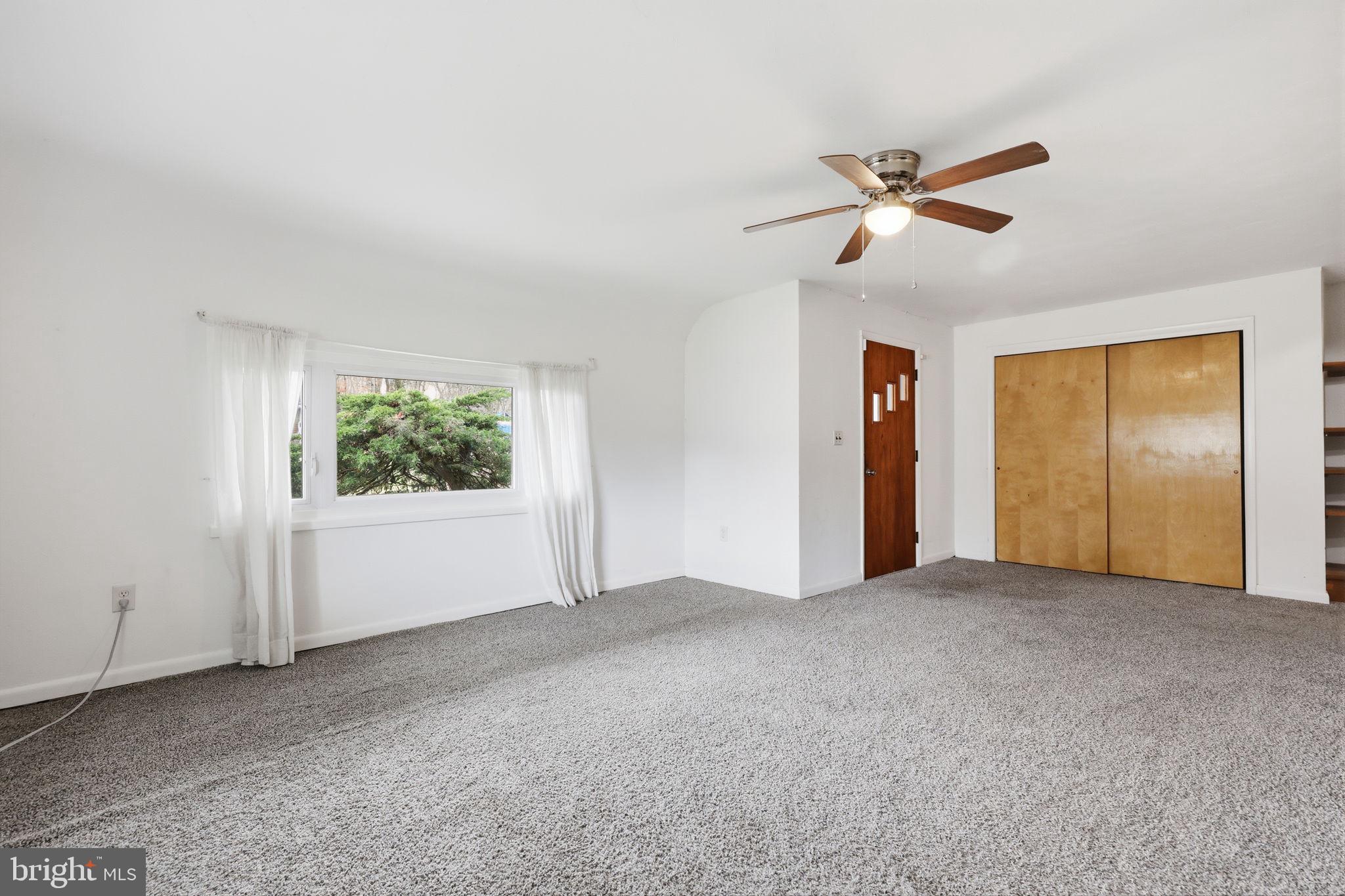 25 Diverty Road Pennington, NJ 08534 - Photo 8 of 26 Spacious room with natural light.