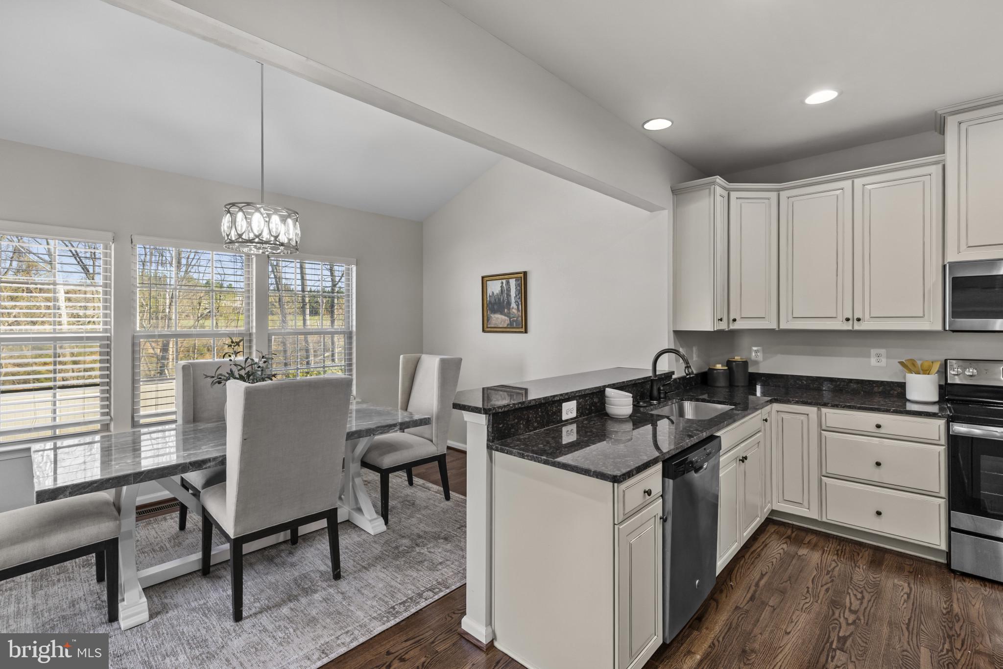 2540 River Rdg Trail Ellicott City, MD 21043 - Photo 16 of 70 Kitchen | Morning Room