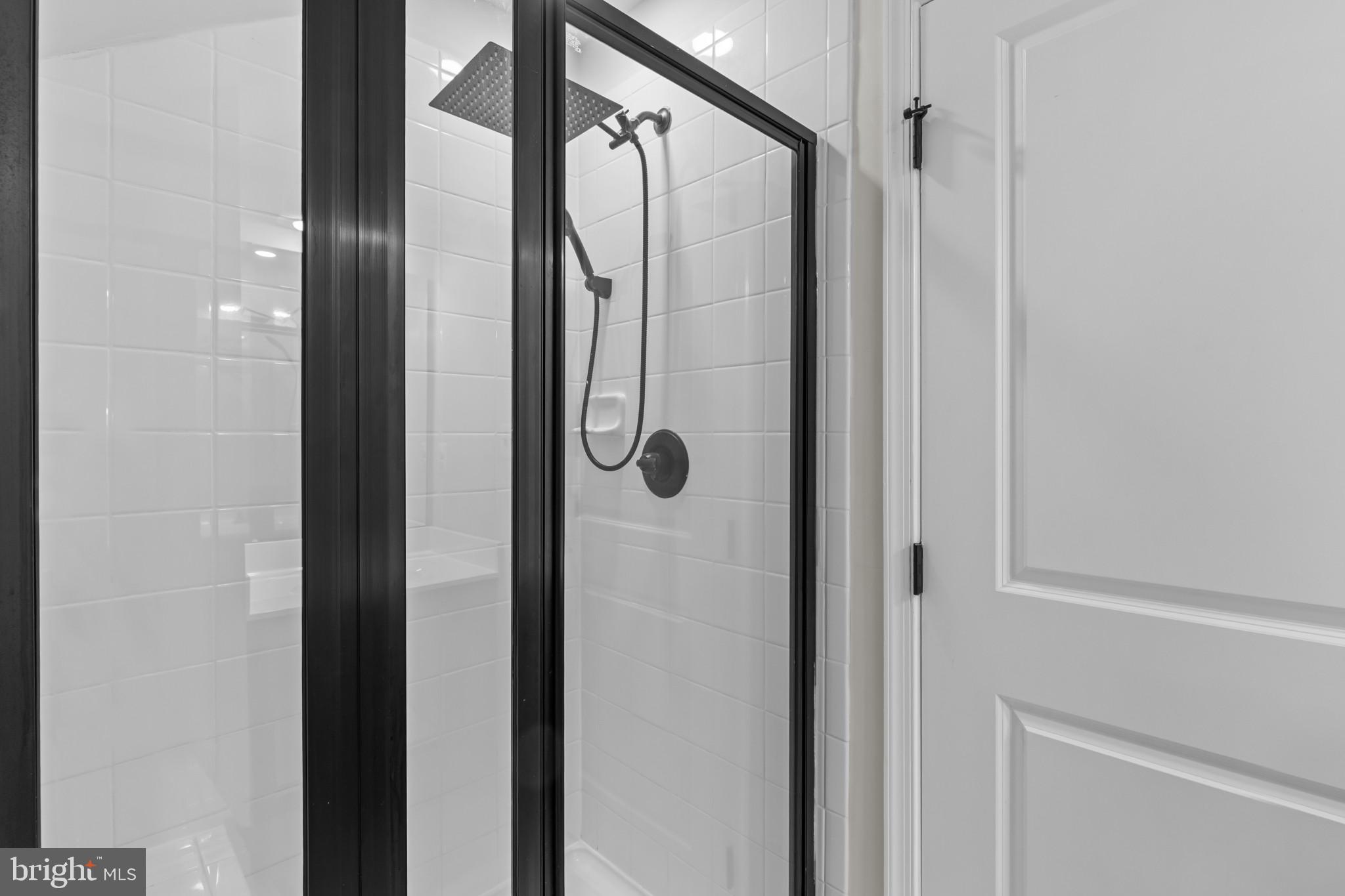 2540 River Rdg Trail Ellicott City, MD 21043 - Photo 50 of 70 Upper Level 2 Bathroom