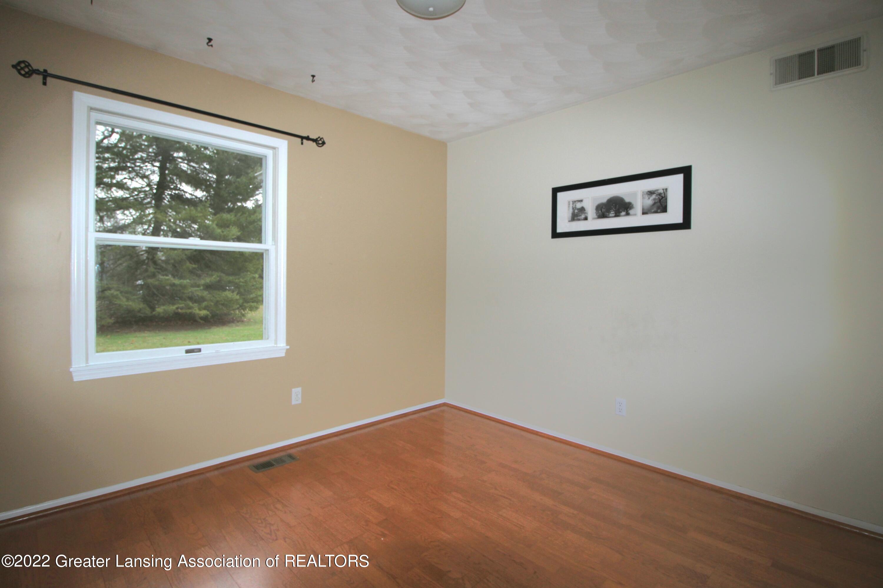 13444 Turner Road Dewitt, MI 48820 - Photo 30 of 54 28 third bedroom