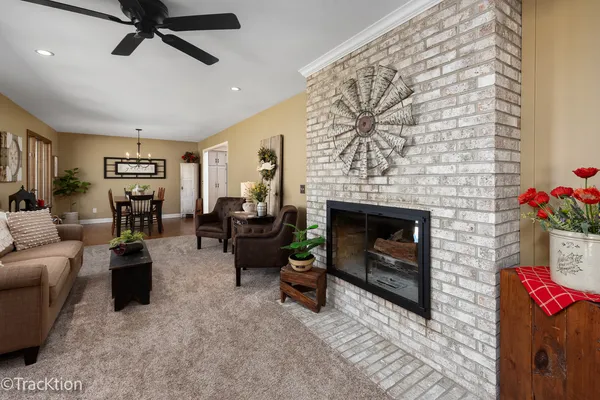 $600,000 | 9596 Corneils Road, Bristol, IL 60512