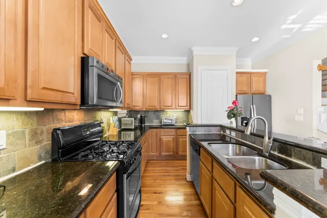 $3,000 | 9910 Orchard Court, Houston, TX 77054