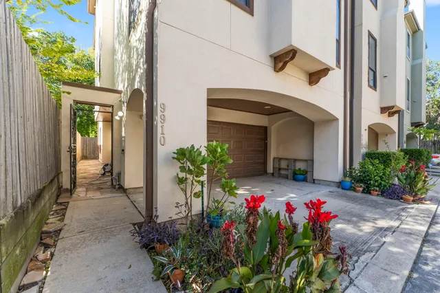 $3,000 | 9910 Orchard Court, Houston, TX 77054
