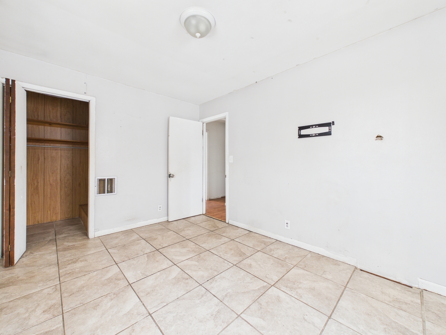 4707 West 82nd Place Chicago, IL 60652 - Photo 13 of 23 a view of an empty room