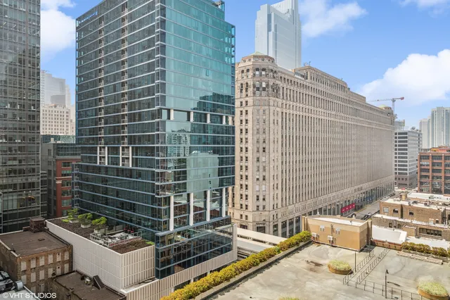 $365,000 | 400 North LaSalle Drive, Unit 4208, Chicago, IL 60654