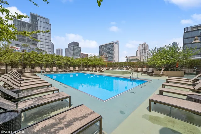 $365,000 | 400 North LaSalle Drive, Unit 4208, Chicago, IL 60654