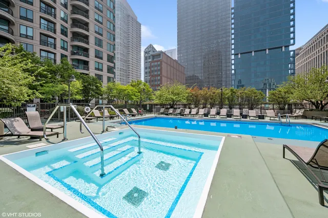$365,000 | 400 North LaSalle Drive, Unit 4208, Chicago, IL 60654