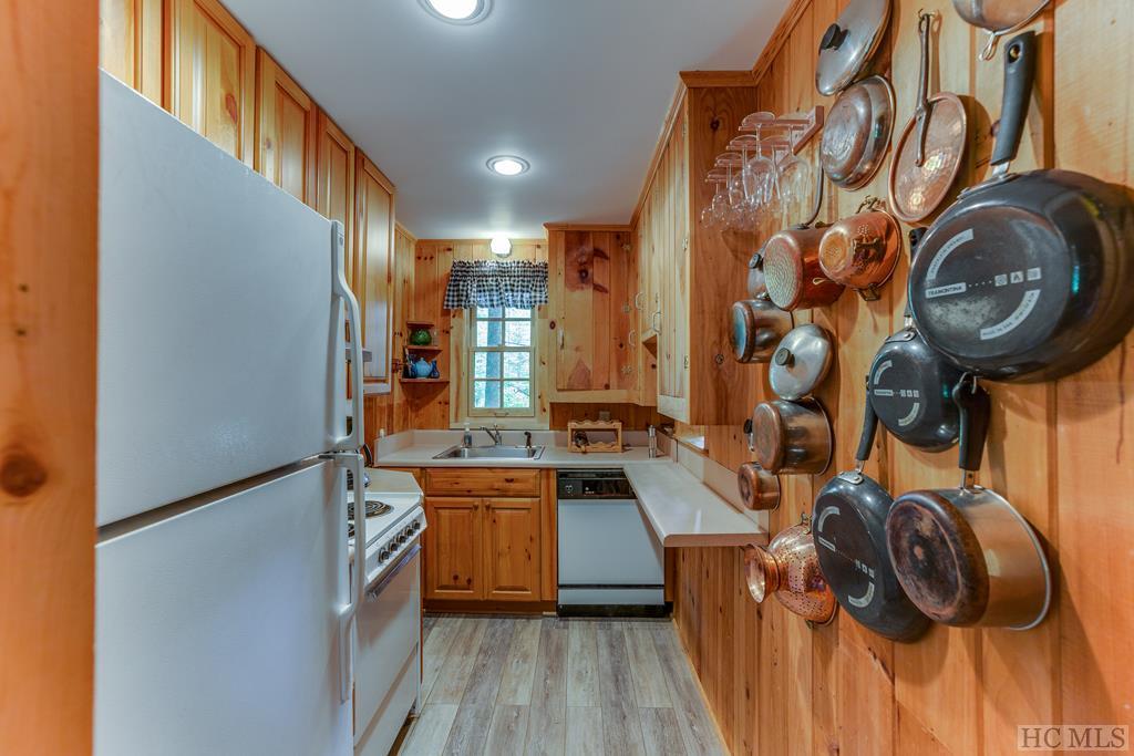 191 Sequoyah Ridge Road Highlands, NC 28741 - Photo 15 of 43 Gallery Image 15