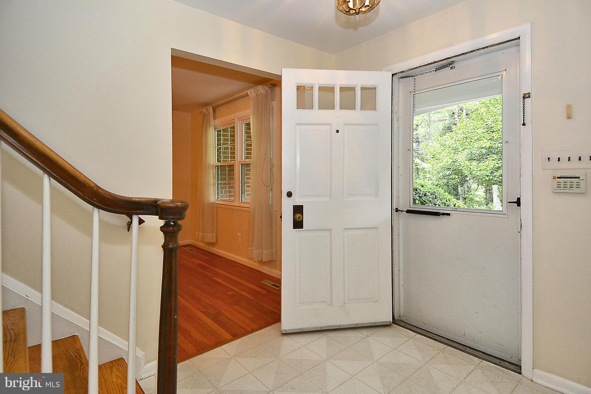 9014 Pittsfield Road Baltimore, MD 21208 - Photo 6 of 30 Entry Foyer
