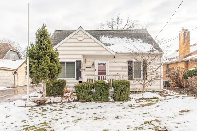 $229,900 | 1005 South Wisner Street, Jackson, MI 49203