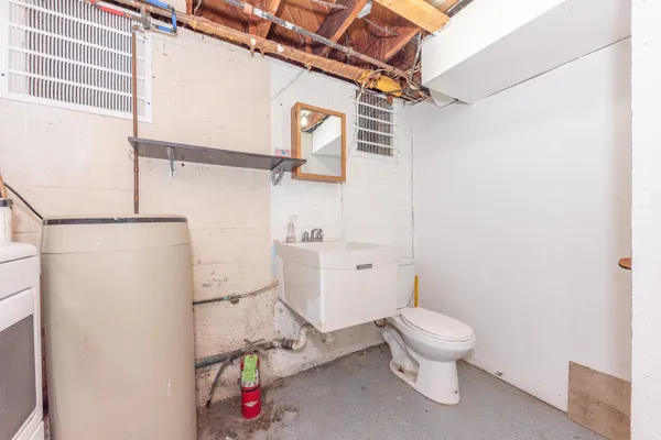 $210,000 | 1005 South Wisner Street, Jackson, MI 49203