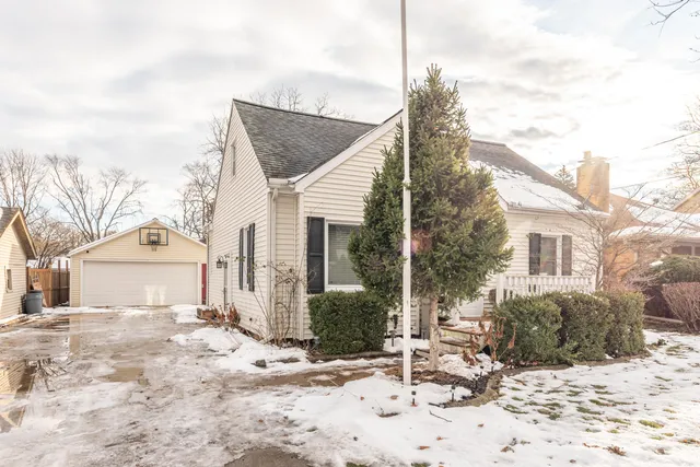 $229,900 | 1005 South Wisner Street, Jackson, MI 49203