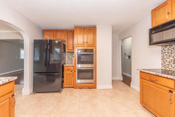 $210,000 | 1005 South Wisner Street, Jackson, MI 49203