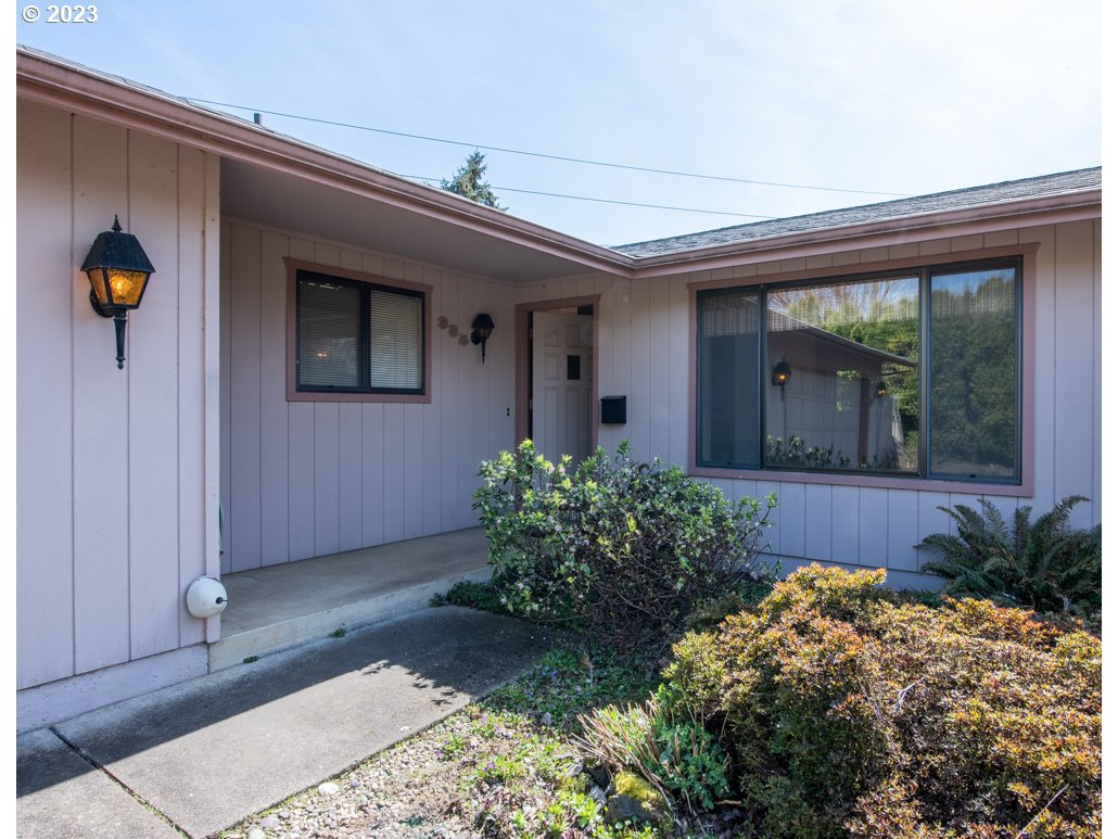 985 Northridge Avenue Springfield, OR 97477 - Photo 3 of 37