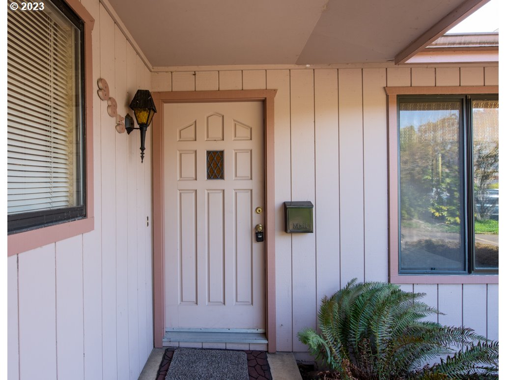 985 Northridge Avenue Springfield, OR 97477 - Photo 4 of 37