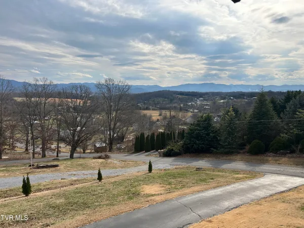 $399,900 | 1130 Hixon Avenue, Greeneville, TN 37743