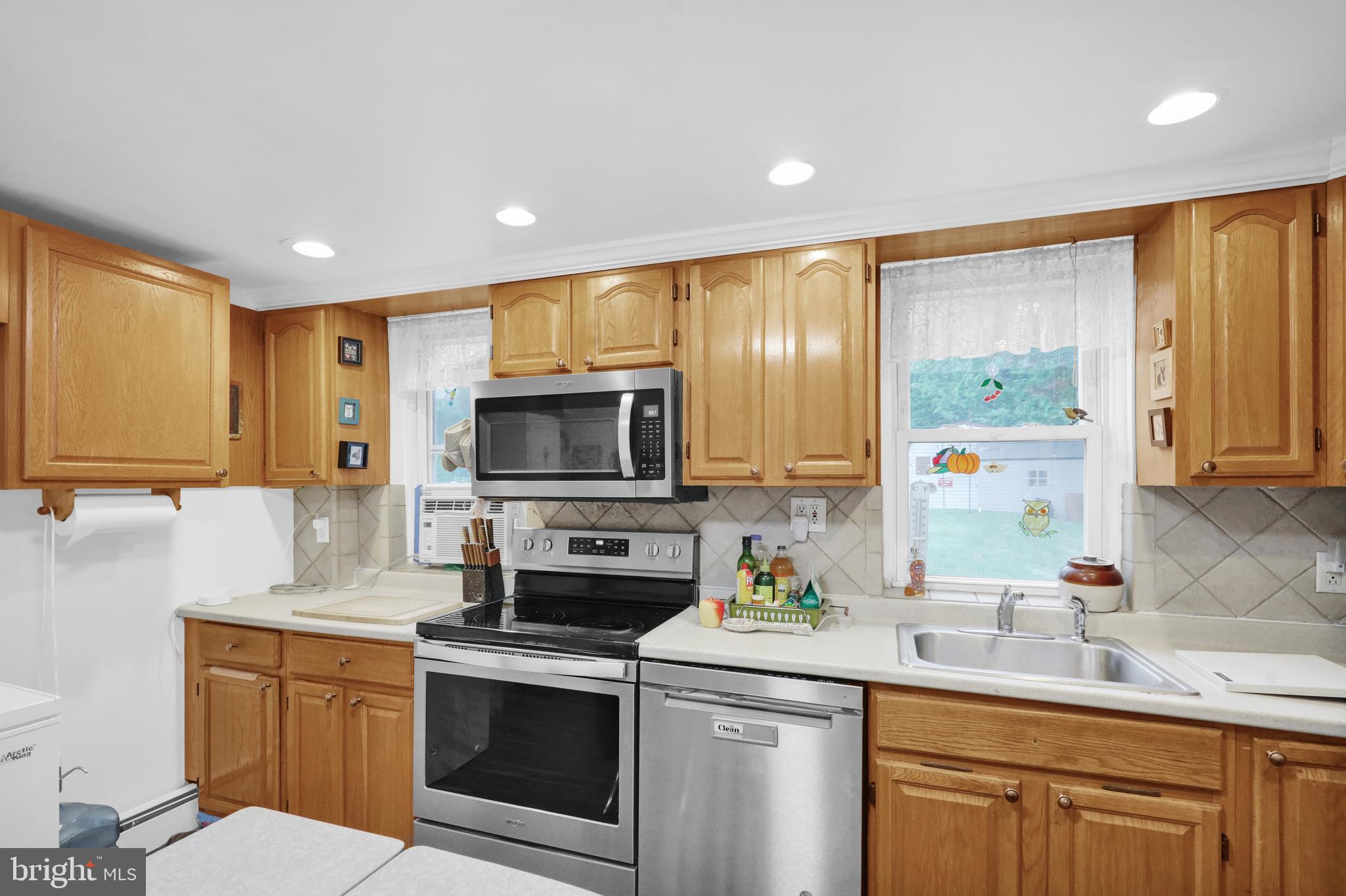 2416 High Street Reading, PA 19605 - Photo 7 of 25 Kitchen area