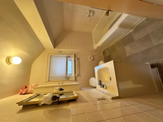 a bathroom with a tub