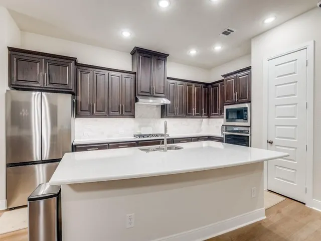 $500,000 | 4805 Blackhawk Green Court, Arlington, TX 76005